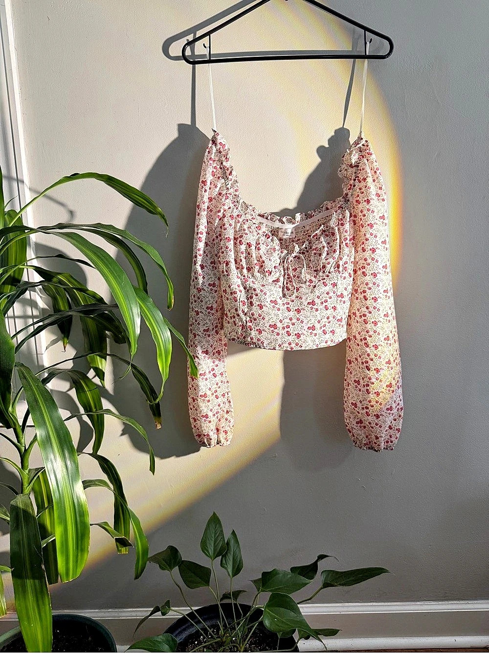 One Clothing Floral Smocked Crop Top in White & Red Size Medium